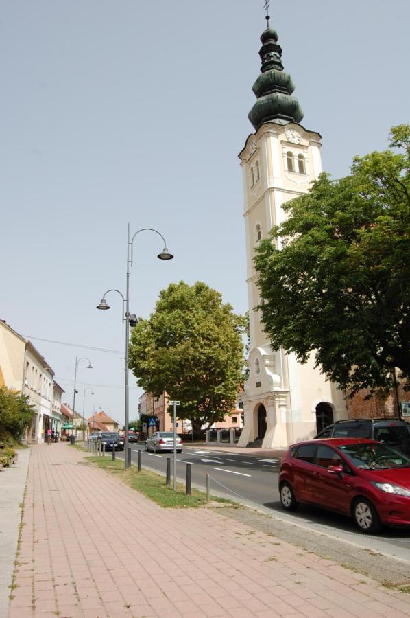 Fado Apartments Lendava Extérieur photo
