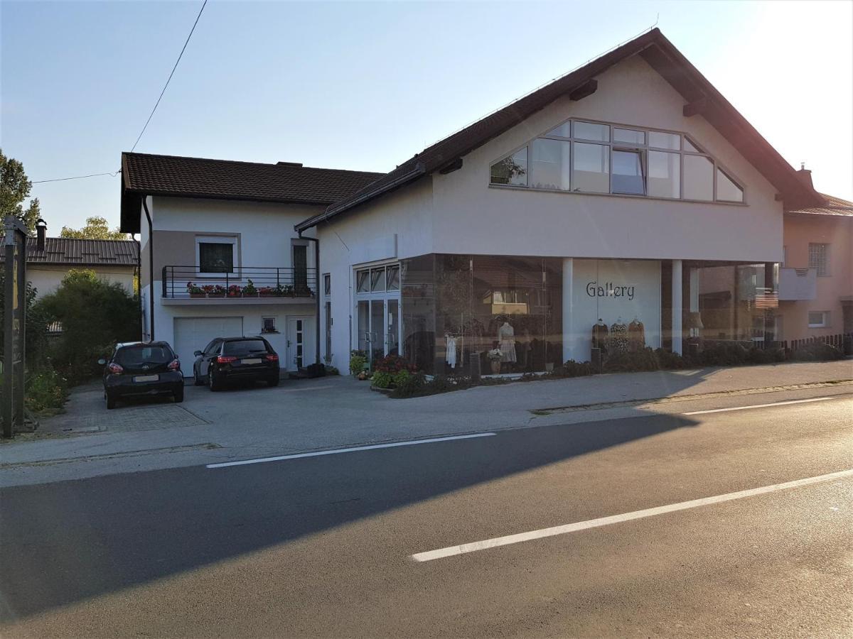 Fado Apartments Lendava Extérieur photo